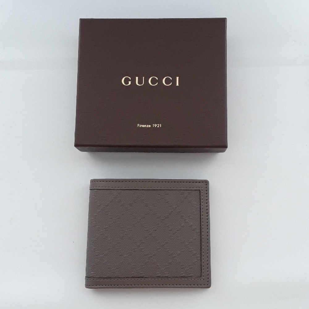 New in box 100% Authentic GUCCI wallet 365471